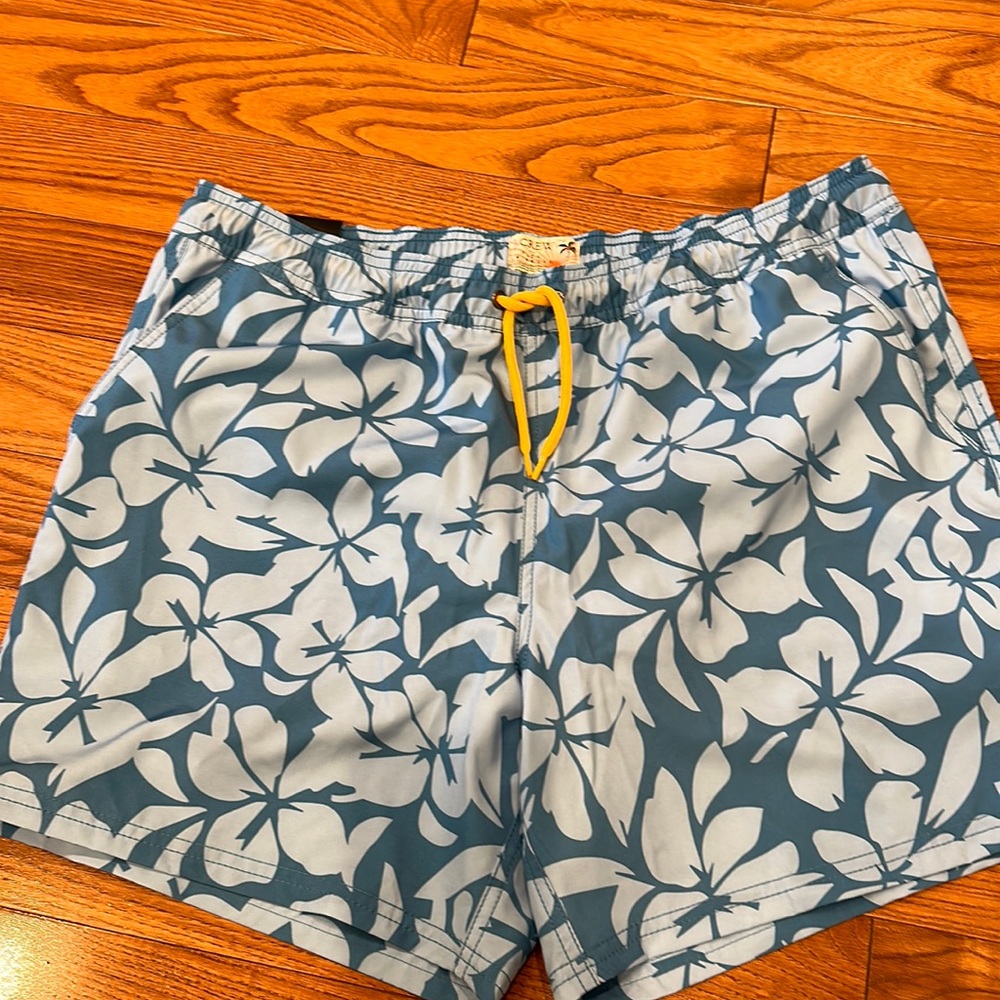 Men’s swim trunks